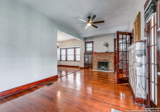 Photo 4 of Sale Pending at 1520 Virginia Blvd, San Antonio, TX 78203 | MLS# 1894649 | Listing updated on 2026-02-23