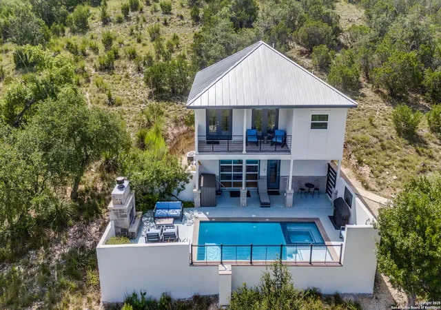 Photo 1 of Single family home for sale at 347 Hidden, Canyon Lake, TX 78133 | MLS# 1894678 | Listing updated on 2025-09-01