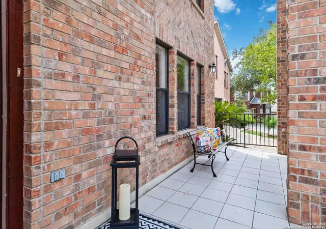 Photo 4 of Single family home for sale at 8542 Park Olympia, Universal City, TX 78148 | MLS# 1894707 | Listing updated on 2025-09-18