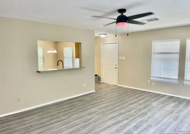 3rd image of 1109 Shadwell Dr, San Antonio, TX 78228 | MLS# 1894713