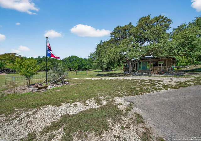3rd image of 924 Wagon Creek, Bandera, TX 78003 | MLS# 1894718