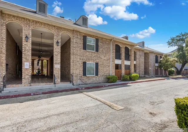 Photo 3 of Sale Pending at 1819 Babcock #204, San Antonio, TX 78229 | MLS# 1894722 | Listing updated on 2026-03-26
