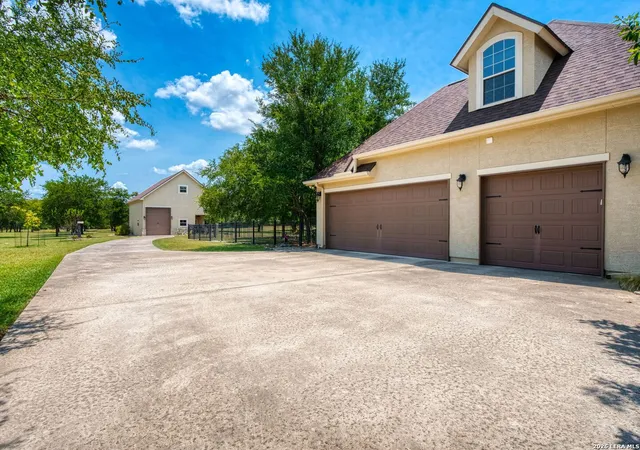 Photo 3 of Single family home for sale at 181 Highland Meadows, Bandera, TX 78003 | MLS# 1894723 | Listing updated on 2026-09-10