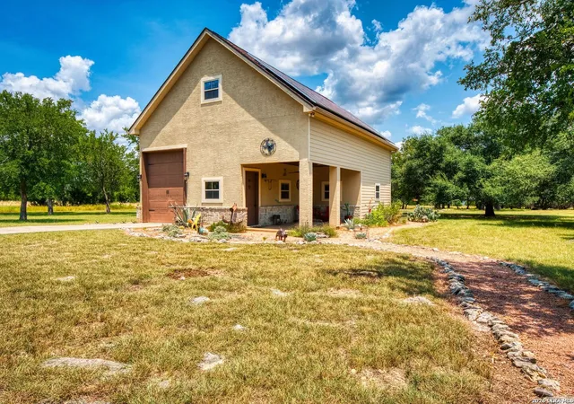 Photo 4 of Single family home for sale at 181 Highland Meadows, Bandera, TX 78003 | MLS# 1894723 | Listing updated on 2026-09-10