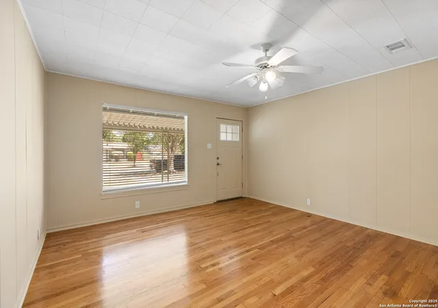 Photo 3 of Sale Pending at 342 Burwood, San Antonio, TX 78213 | MLS# 1894748 | Listing updated on 2026-01-11