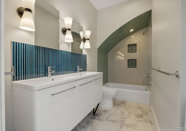 Photo 4 of House for sale at 135 Louisiana, San Antonio, TX 78210 | MLS# 1894751 | Listing updated on 2025-12-30