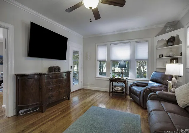 Photo 3 of Single family home for sale at 555 E Craig, San Antonio, TX 78212 | MLS# 1894783 | Listing updated on 2026-03-31