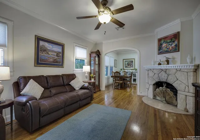 Photo 4 of Single family home for sale at 555 E Craig, San Antonio, TX 78212 | MLS# 1894783 | Listing updated on 2026-03-31