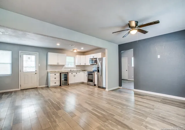 Photo 3 of Sale Pending at 211 Stardust, San Antonio, TX 78228 | MLS# 1894807 | Listing updated on 2026-04-21