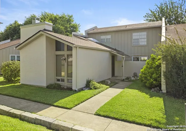 Photo 1 of Single family home for sale at 1950 B Leslie Dr #B, Kerrville, TX 78028 | MLS# 1894825 | Listing updated on 2025-09-02