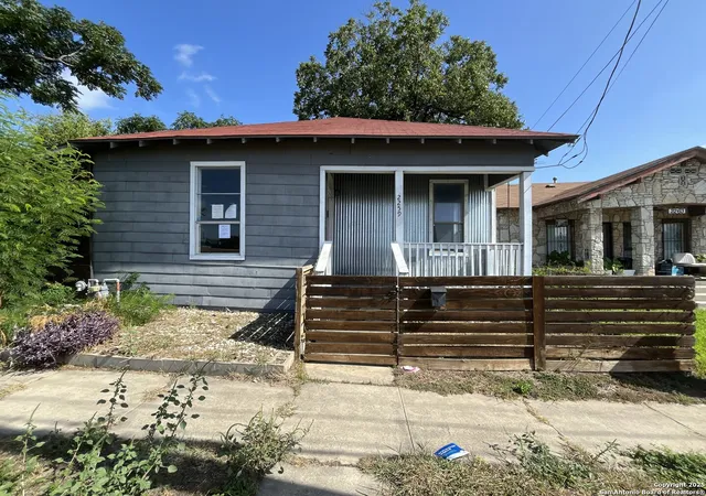 2nd image of 2259 N Interstate 35, San Antonio, TX 78208 | MLS# 1894827