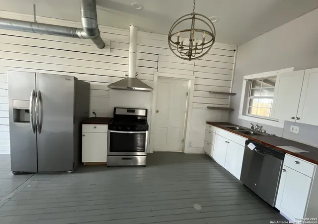 image of 2259 N Interstate 35, San Antonio, TX 78208 | MLS# 1894827