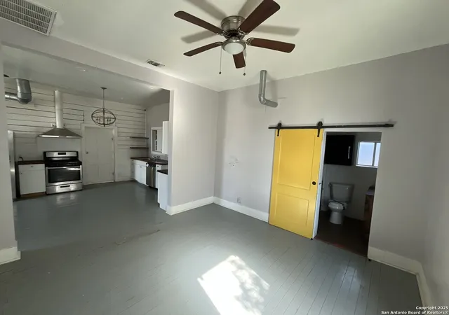 image of 2259 N Interstate 35, San Antonio, TX 78208 | MLS# 1894827