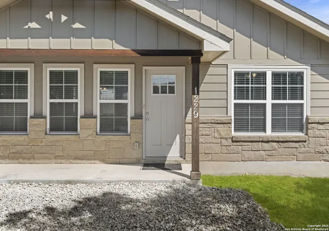 2nd image of 1229 Bob White, Spring Branch, TX 78070 | MLS# 1894842