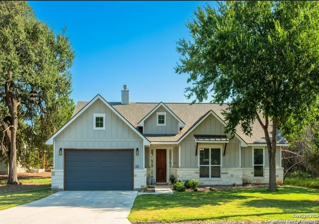 Photo 1 of Single family home for sale at 221 Deerwood Circle, Bandera, TX 78003 | MLS# 1894853 | Listing updated on 2026-03-03