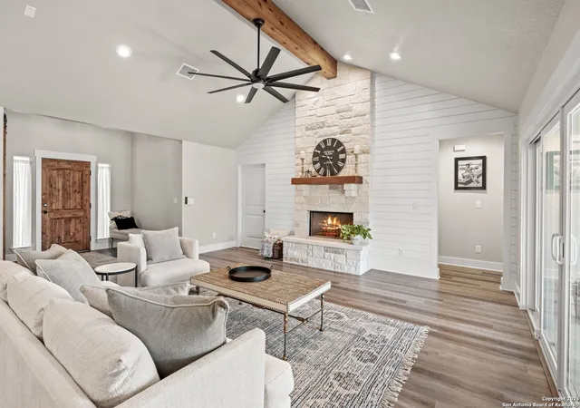 Photo 4 of Single family home for sale at 221 Deerwood Circle, Bandera, TX 78003 | MLS# 1894853 | Listing updated on 2026-03-03
