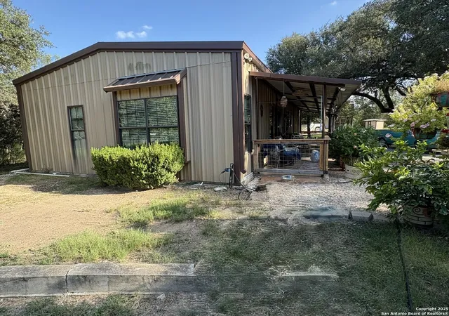 4th image of 2044 Cr 344, Hondo, TX 78861 | MLS# 1894872