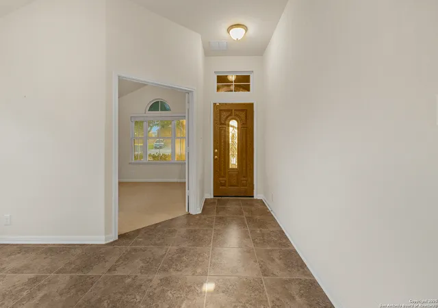 Photo 4 of Single family home for sale at 510 Turnberry Way, Cibolo, TX 78108 | MLS# 1894915 | Listing updated on 2025-10-29