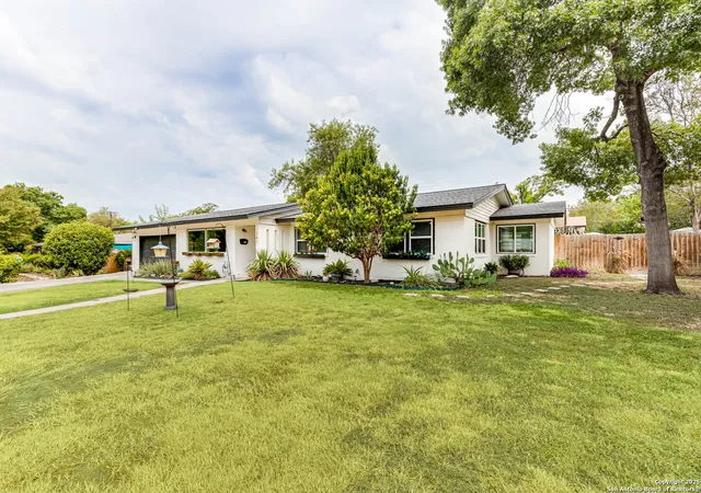 Photo 2 of Sale Pending at 207 Meadowood Lane, San Antonio, TX 78216 | MLS# 1894935 | Listing updated on 2025-09-22