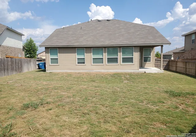 Photo 3 of Single family home for sale at 567 Lilac, Cibolo, TX 78108 | MLS# 1894966 | Listing updated on 2026-05-19