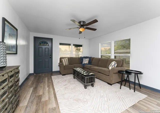 Photo 3 of Sale Pending at 2602 S Olive St, San Antonio, TX 78210 | MLS# 1894998 | Listing updated on 2025-11-02