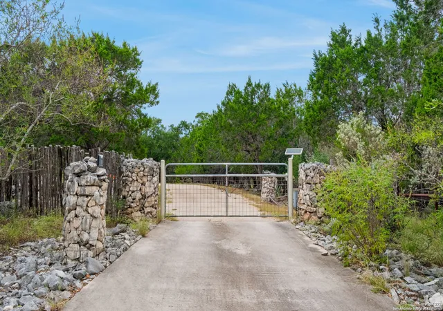 Photo 2 of Sale Pending at 518 Mountain Crk Trl, Boerne, TX 78006 | MLS# 1895005 | Listing updated on 2025-10-30