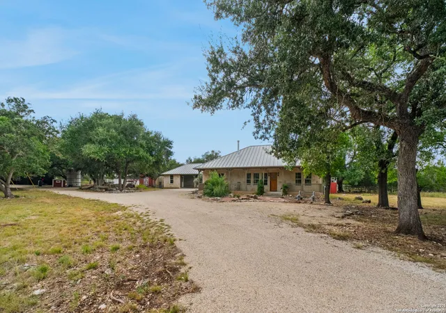 Photo 4 of Sale Pending at 518 Mountain Crk Trl, Boerne, TX 78006 | MLS# 1895005 | Listing updated on 2025-10-30