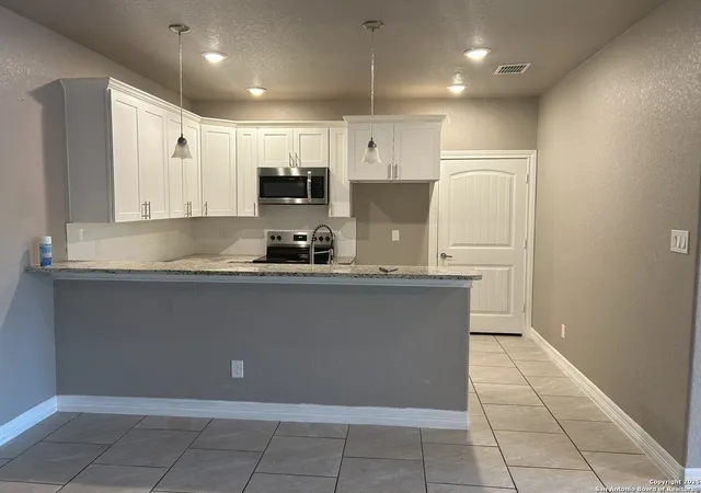 Photo 4 of Single family home for sale at 711 Erline, San Antonio, TX 78237 | MLS# 1895016 | Listing updated on 2025-09-16