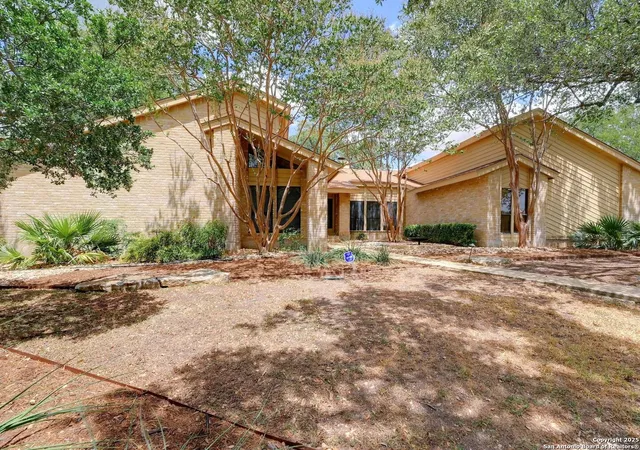 Photo 3 of Sale Pending at 311 Bluffcrest, San Antonio, TX 78216 | MLS# 1895031 | Listing updated on 2025-10-03