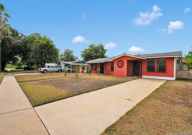 Photo 3 of Sale Pending at 1718 Mccauley, San Antonio, TX 78224 | MLS# 1895048 | Listing updated on 2025-11-08