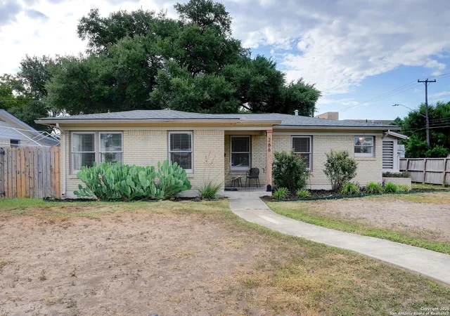 Photo 3 of Sale Pending at 266 Northill, San Antonio, TX 78201 | MLS# 1895108 | Listing updated on 2026-03-30