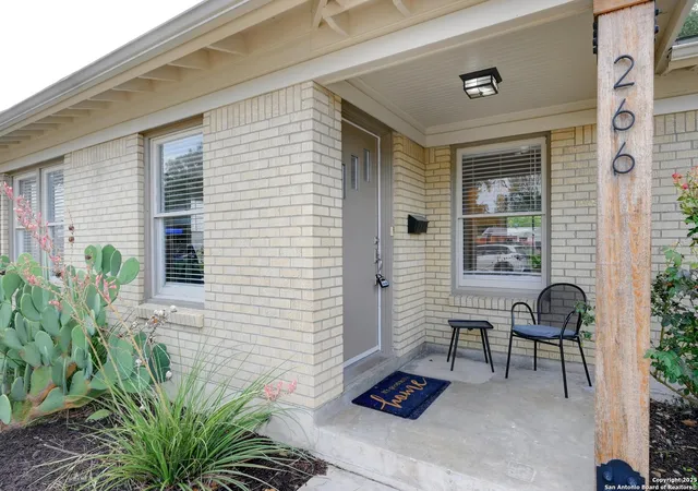 Photo 2 of Sale Pending at 266 Northill, San Antonio, TX 78201 | MLS# 1895108 | Listing updated on 2026-03-30