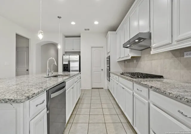 Photo 4 of Sale Pending at 535 Brittnie Brk, San Antonio, TX 78260 | MLS# 1895140 | Listing updated on 2025-09-29