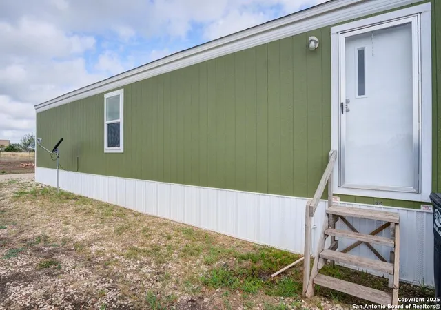 5th image of 779 Lobo, Hondo, TX 78861 | MLS# 1895193