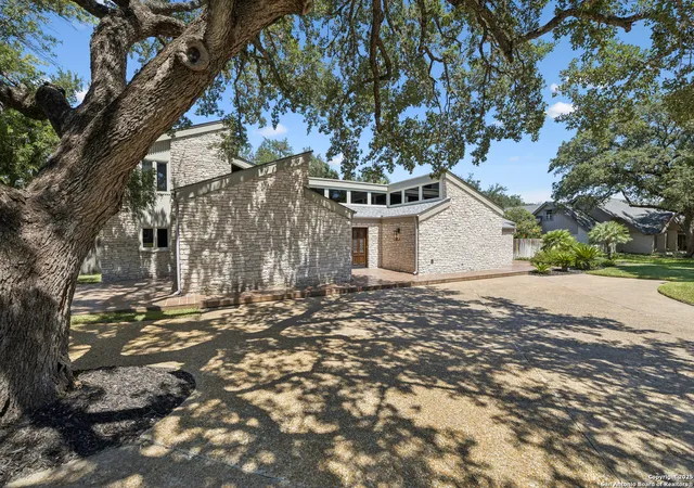 Photo 1 of Sale Pending at 111 Wickford Way, San Antonio, TX 78213 | MLS# 1895206 | Listing updated on 2025-11-07