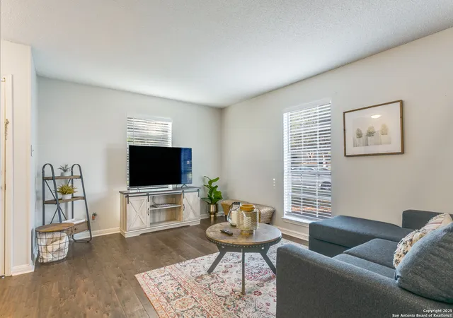 Listing Photo 5 - Condo for sale in building located at 701 Strings Dr, San Antonio, TX 78216 - Unit #BLDG J