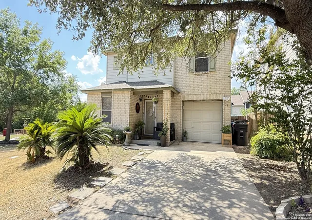 Homes for sale in San Antonio, TX | 34 Beacon Bay, San Antonio, TX 78239 | MLS# 1895217