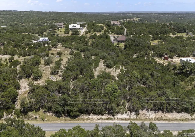 3rd image of 320 Mustang Ln, Spring Branch, TX 78070 | MLS# 1895227