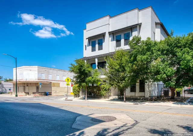 Photo 1 of Condo for sale at 825 N Saint Mary's Street #102, San Antonio, TX 78205 | MLS# 1895240 | Listing updated on 2025-10-24