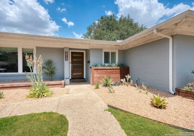 2nd image of 215 Tophill Rd, San Antonio, TX 78209 | MLS# 1895252