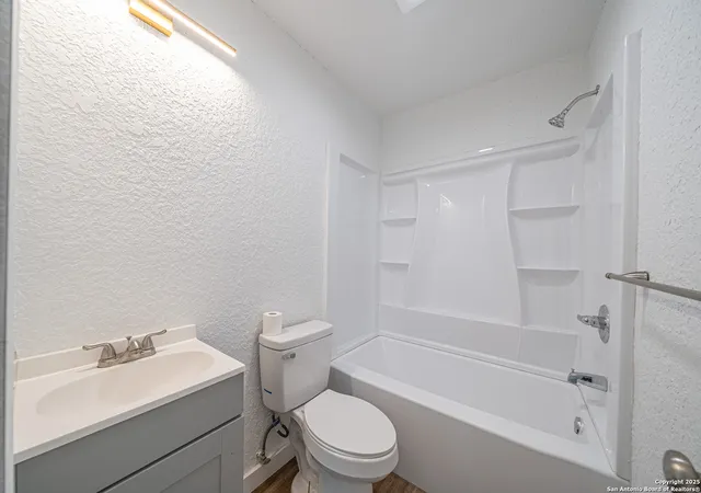 Photo 4 of Sale Pending at 8836 Meadow Trace, San Antonio, TX 78250 | MLS# 1895263 | Listing updated on 2025-09-29