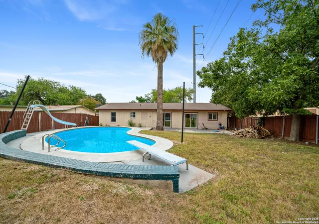 Photo 3 of Single family home for sale at 279 Chesswood, San Antonio, TX 78228 | MLS# 1895275 | Listing updated on 2025-10-10