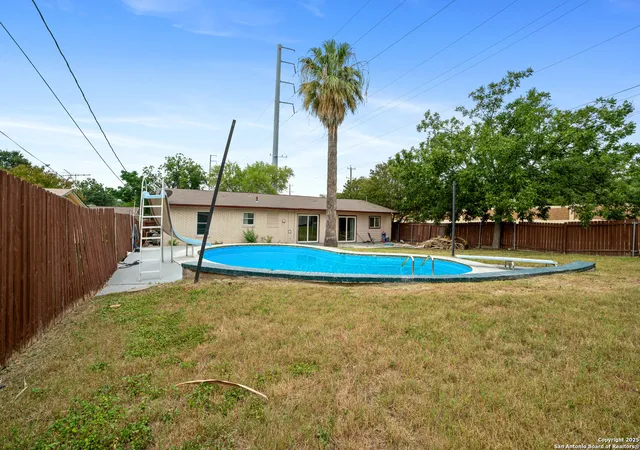 Photo 3 of Single family home for sale at 279 Chesswood, San Antonio, TX 78228 | MLS# 1895275 | Listing updated on 2025-10-10