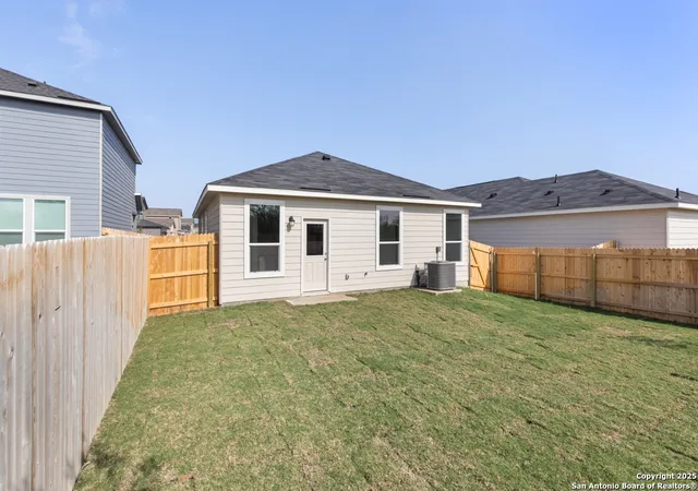 Photo 3 of Sale Pending at 5126 Big Oak Run, Elmendorf, TX 78112 | MLS# 1895296 | Listing updated on 2026-01-23