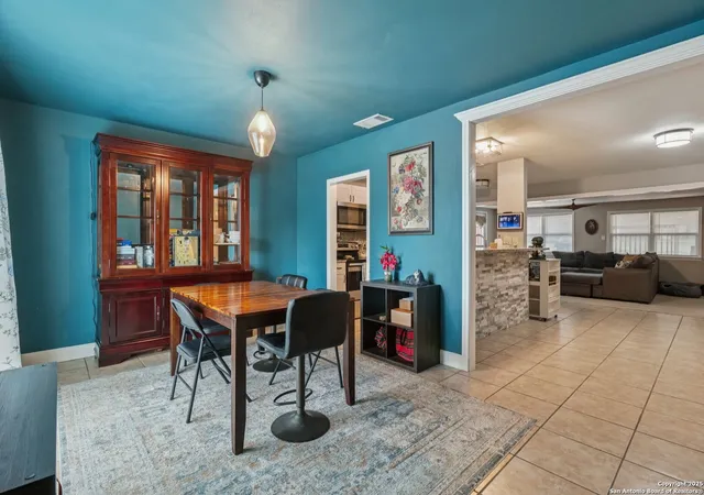 Photo 3 of Sale Pending at 4023 Goshen Pass, San Antonio, TX 78230 | MLS# 1895301 | Listing updated on 2026-04-26