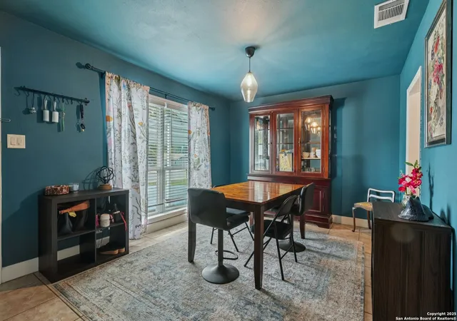Photo 4 of Sale Pending at 4023 Goshen Pass, San Antonio, TX 78230 | MLS# 1895301 | Listing updated on 2026-04-26