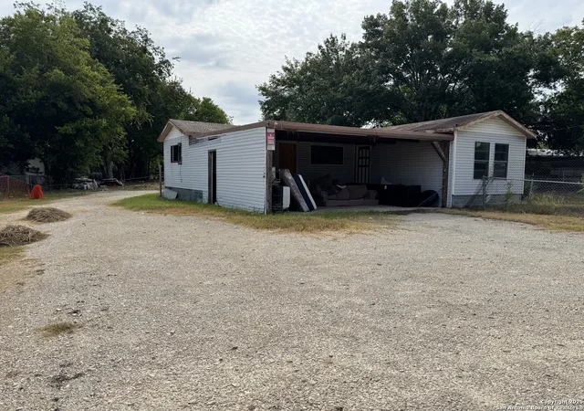 Photo 3 of Single family home for sale at 818 Schumacher, New Braunfels, TX 78130 | MLS# 1895355 | Listing updated on 2026-02-21