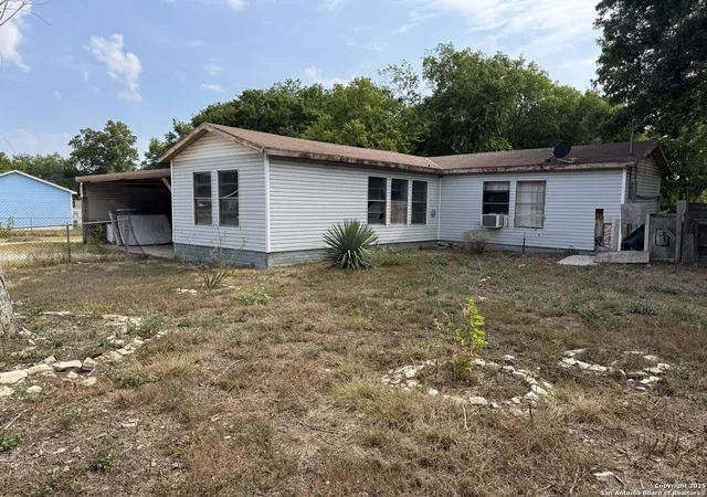 Photo 4 of Single family home for sale at 818 Schumacher, New Braunfels, TX 78130 | MLS# 1895355 | Listing updated on 2026-02-21