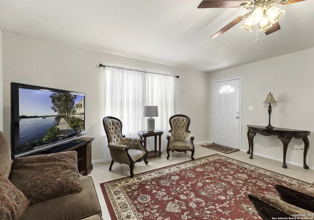 Photo 4 of Single family home for sale at 1132 Mira Loma Lane, San Marcos, TX 78666 | MLS# 1895366 | Listing updated on 2025-09-24