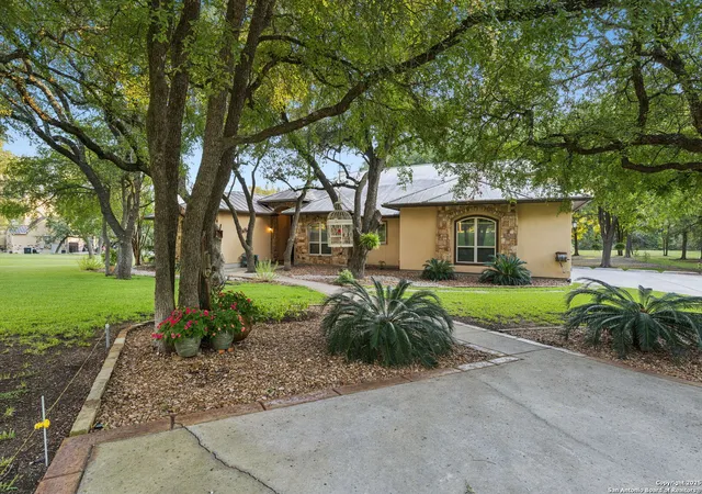 Photo 3 of Sale Pending at 199 Shepherds Crook, Helotes, TX 78023 | MLS# 1895414 | Listing updated on 2025-11-03